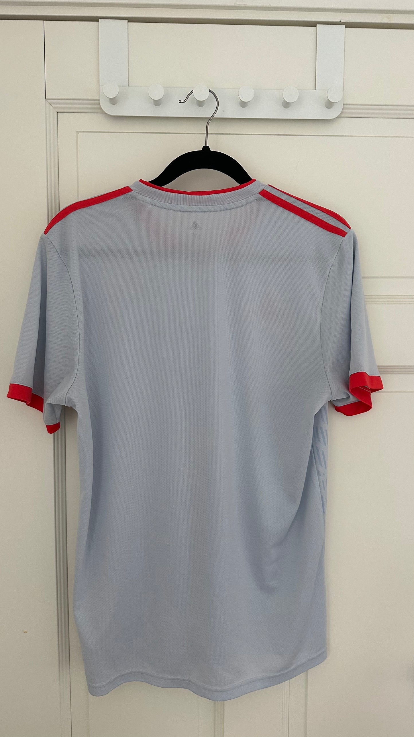 Spanien VM 2018 Bortartöja Medium